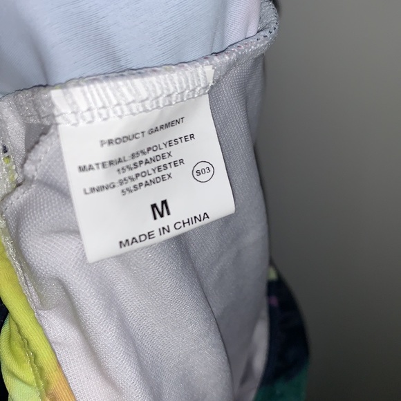 NEW VIOTTISET Multi Printed Short Sleeves Crop Swimsuit Tee Shirt Bikini Top M - Picture 9 of 9